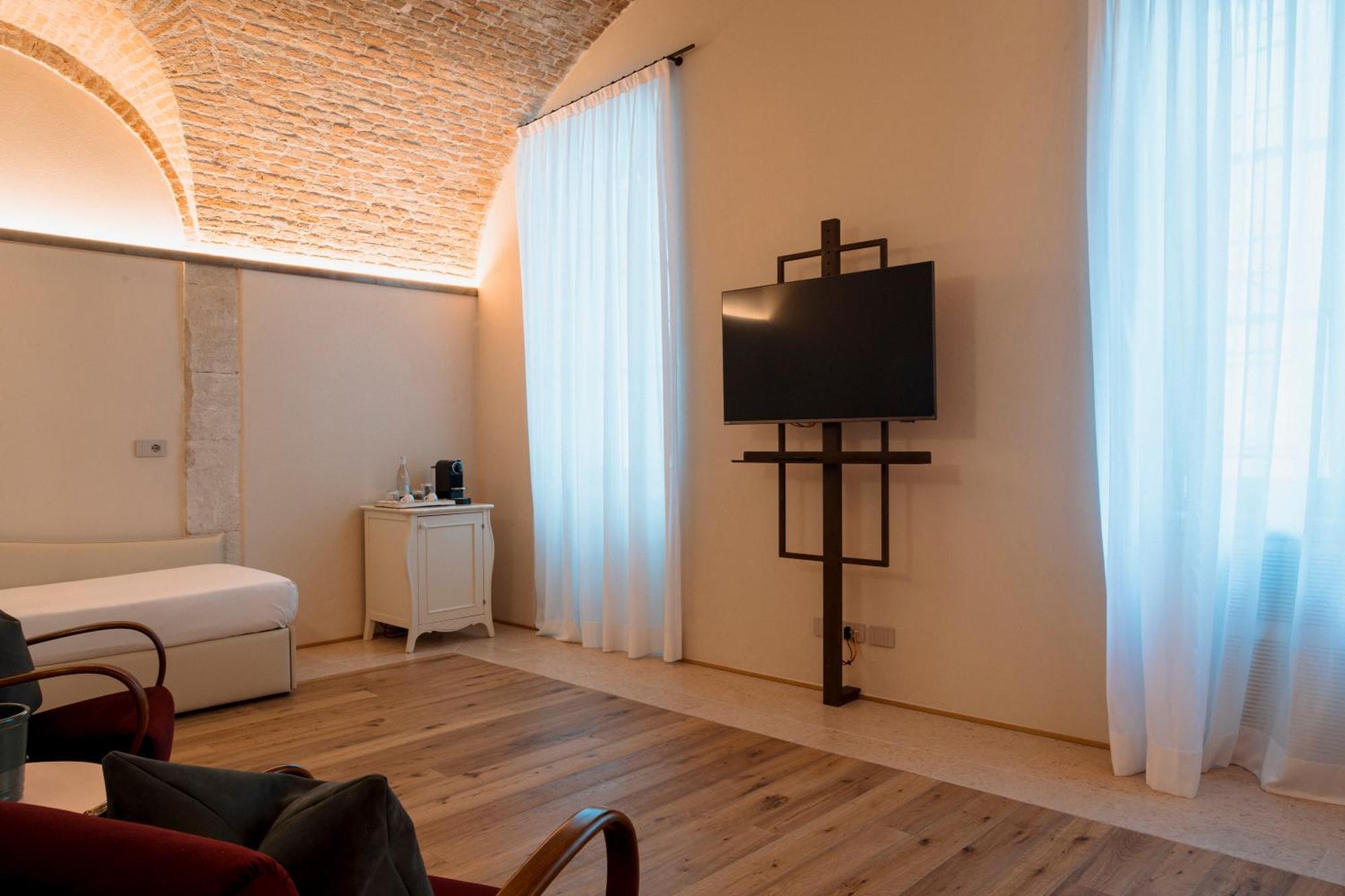 Pavillon Suite & Apartments Peschiera del Garda Kültér fotó